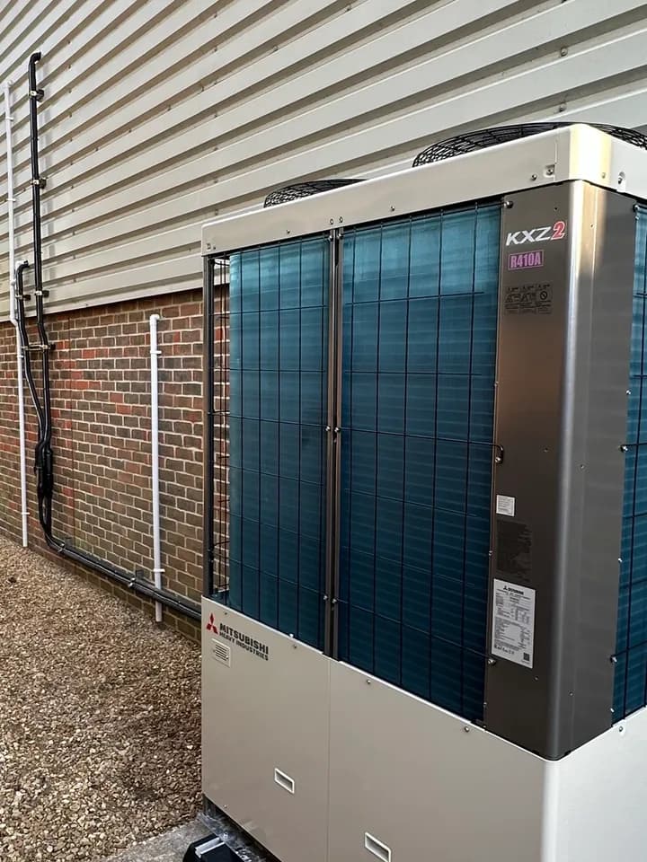 Create Cooling installation of a Mitsubishi Heavy Industries VRF system in Southampton